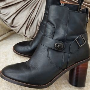 moto bootie heel